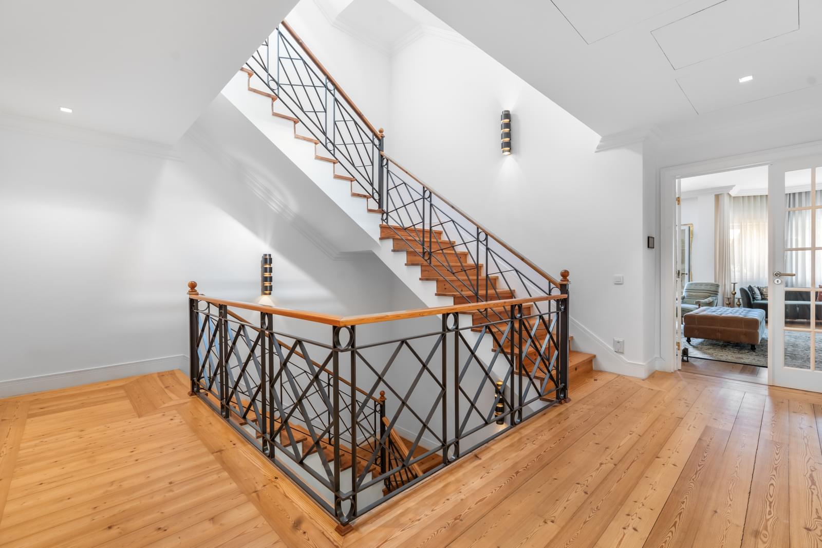 7 Bedroom Villa/Townhouse's Image 5