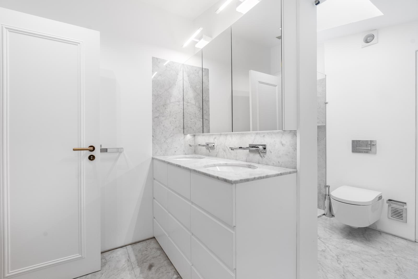 7 Bedroom Villa/Townhouse's Image 17