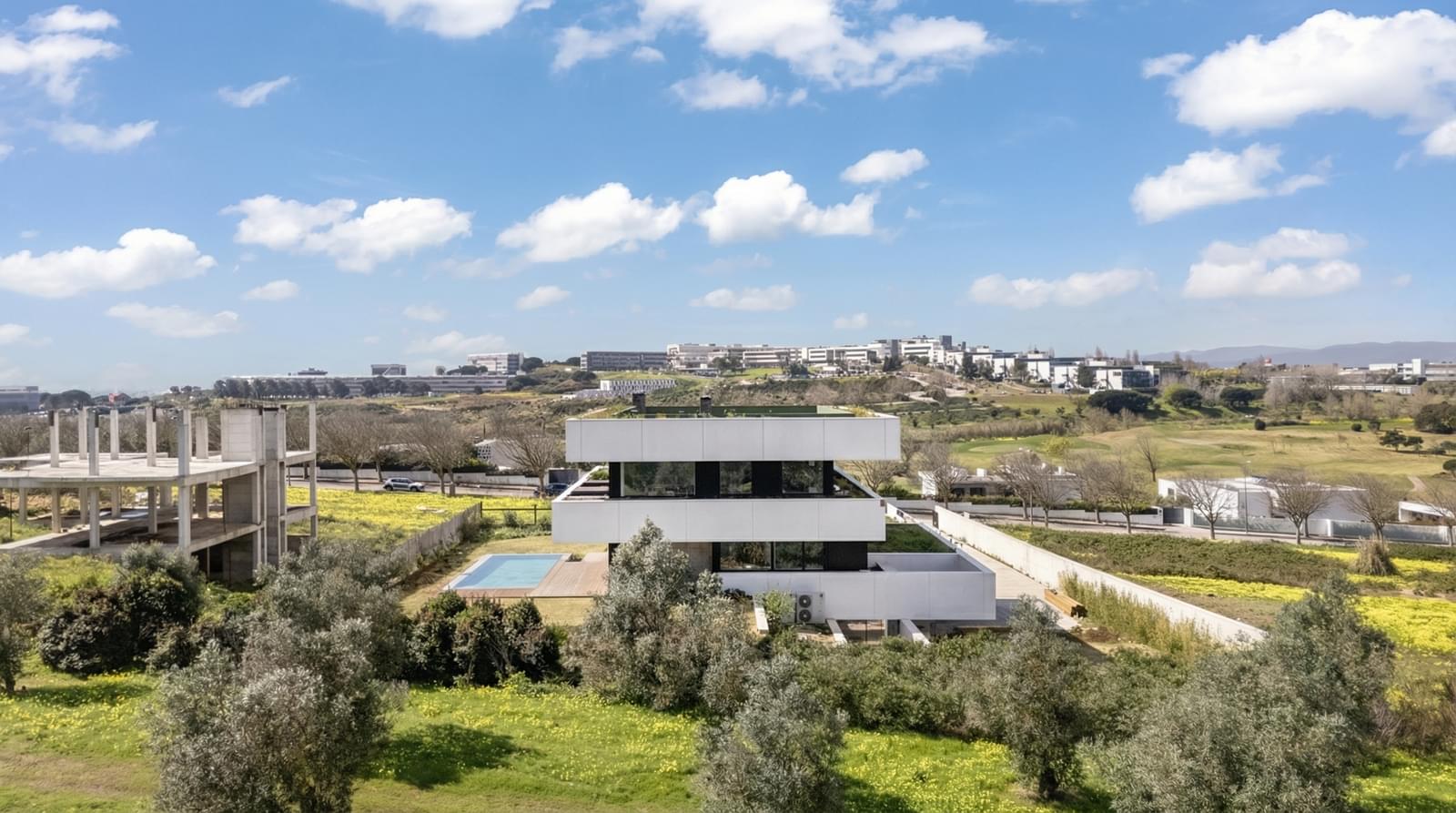 4 Bedroom Villa/Townhouse's Image 48
