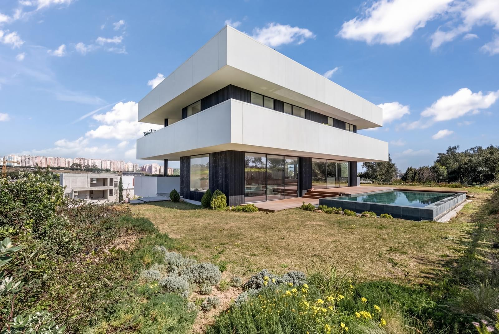 4 Bedroom Villa/Townhouse's Image 44