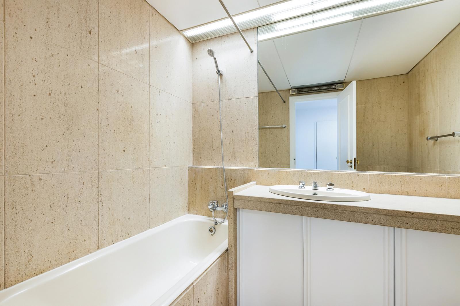 Apartamento T3 com piscina, Avenidas Novas, Lisboa - Imagem 19