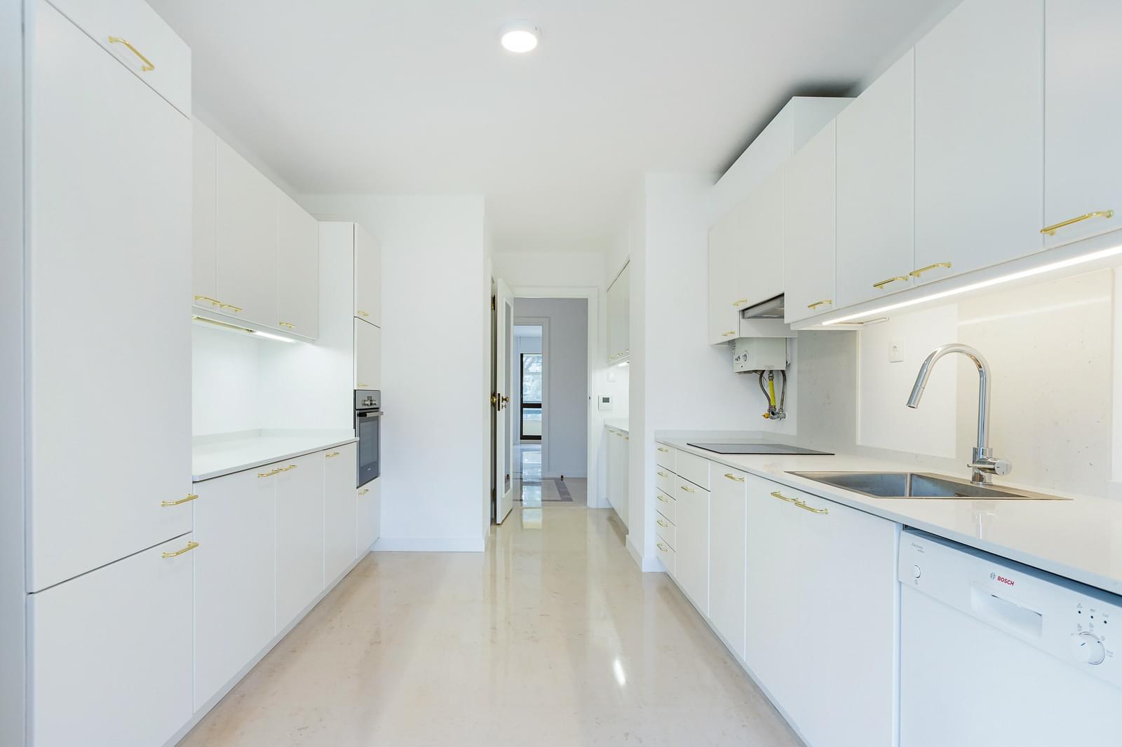 Apartamento T3 com piscina, Avenidas Novas, Lisboa - Imagem 11