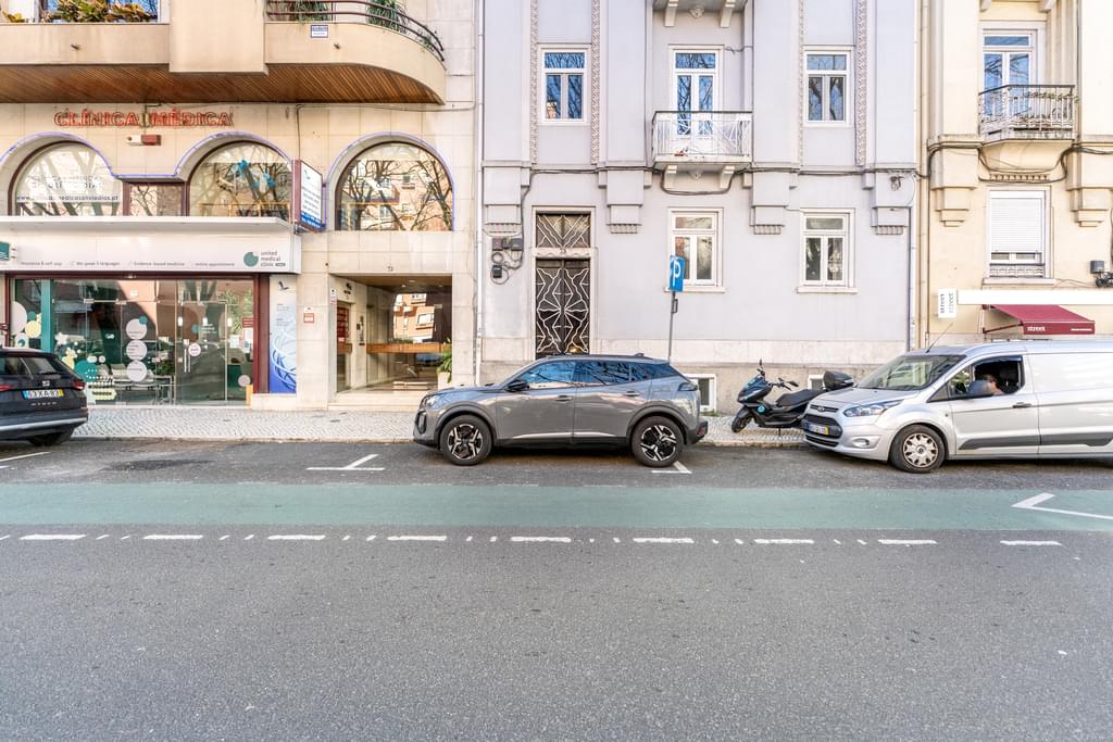 3 Bedroom Apartment with balcony, Avenidas Novas, Lisboa 980893440