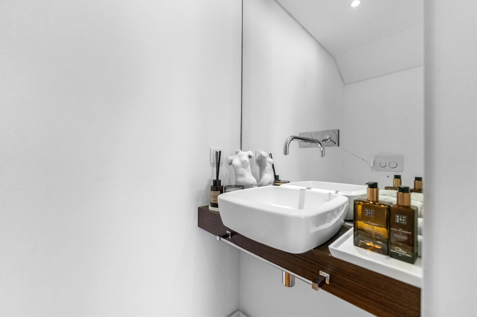 5 Bedroom Villa/Townhouse's Image 24