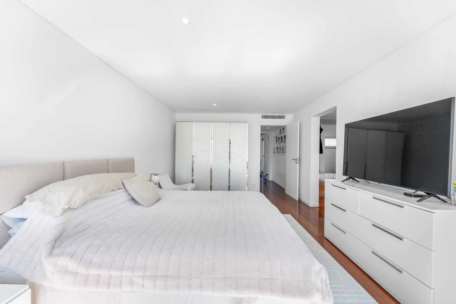 5 Bedroom Villa/Townhouse's Image 4
