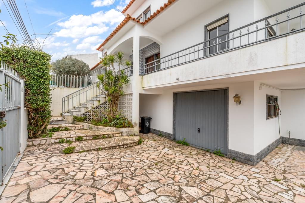 4 Bedroom House with parking, Pampilheira, Cascais 373103985