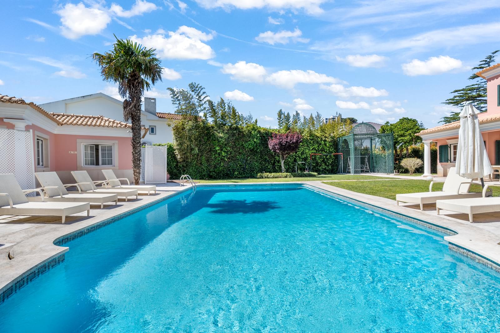 Moradia T8 + 1 com jardim, Bairro do Rosário, Cascais - Imagem 2