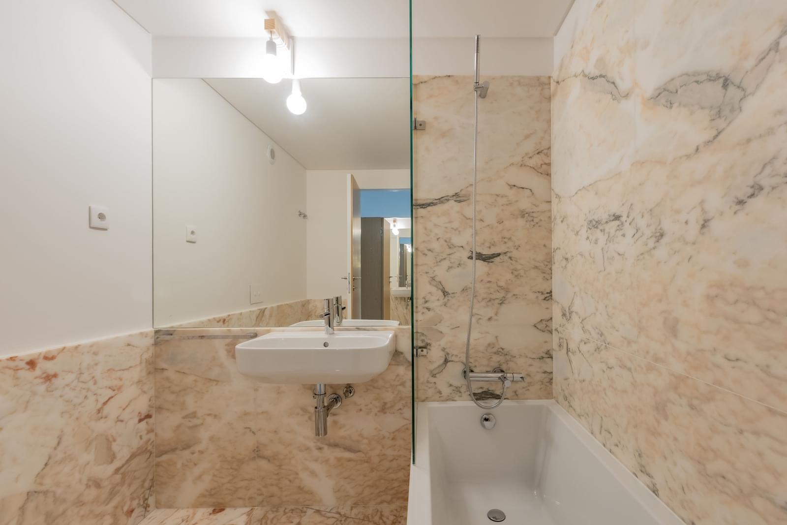 2 Bedroom Apartment/Flat's Image 34