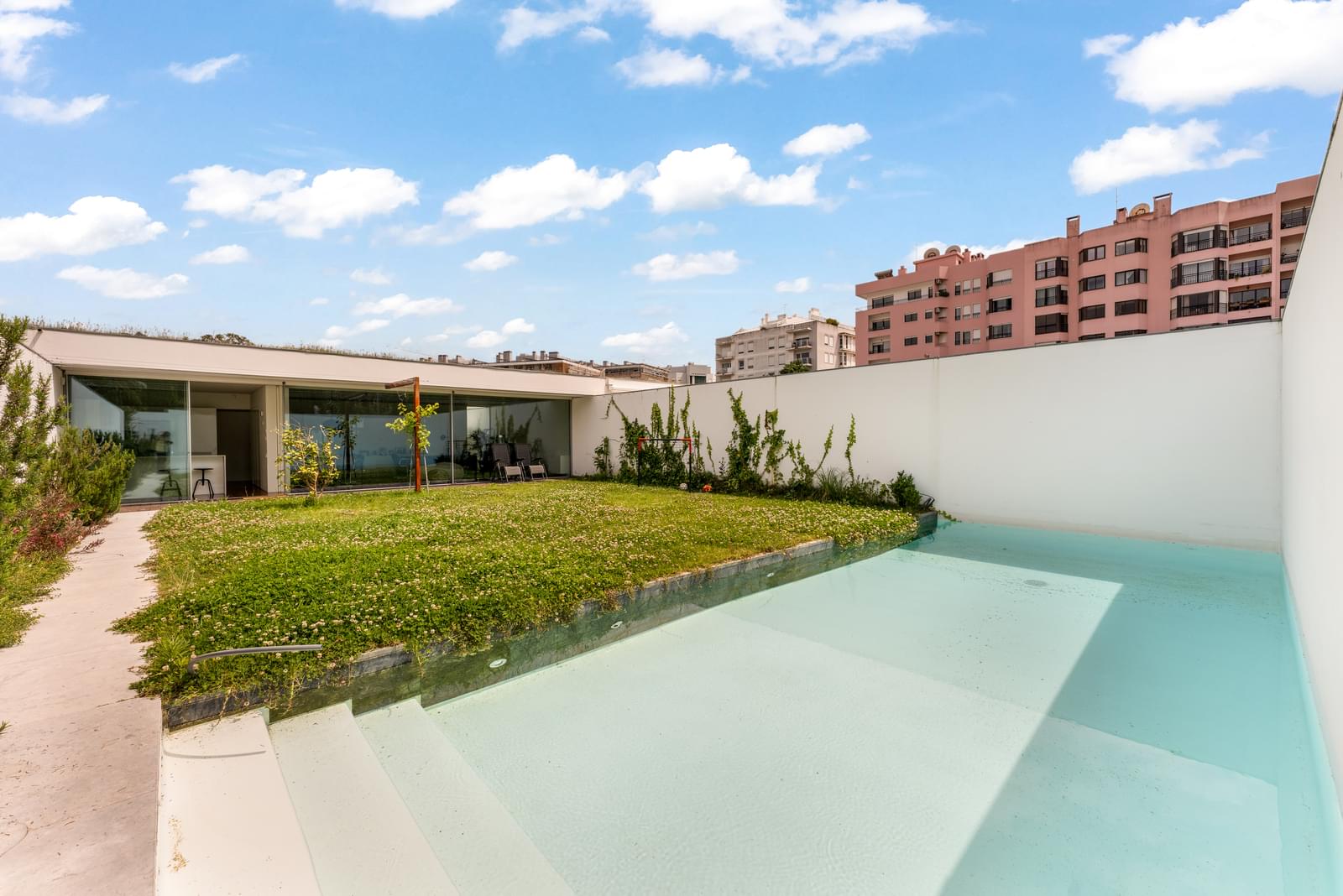4 Bedroom Villa/Townhouse's Image 15