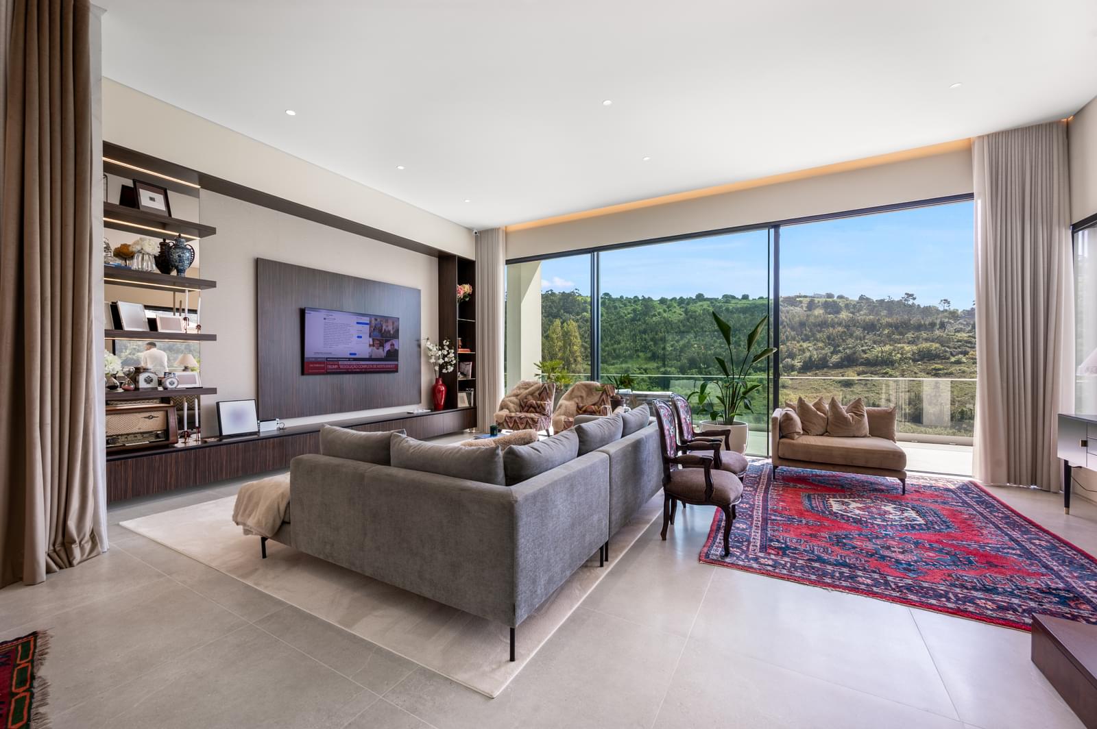 4 Bedroom Villa/Townhouse's Image 5