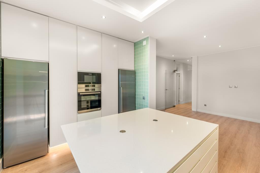 4 Bedroom Apartment with balcony, Avenidas Novas, Lisboa