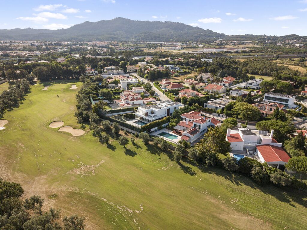 8 Bedroom Detached house with parking, Quinta da Beloura, Sintra