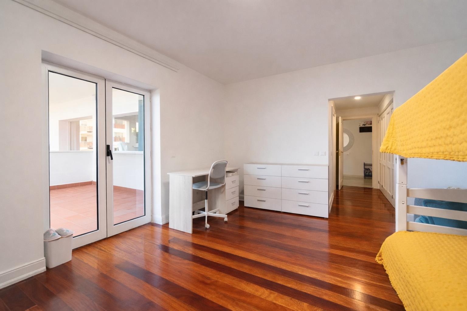 2 Bedroom Apartment/Flat's Image 10