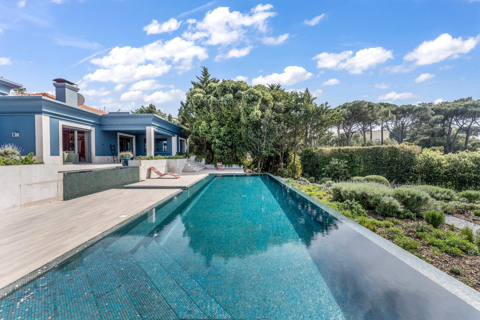 5 Bedroom Villa/Townhouse's Image 3