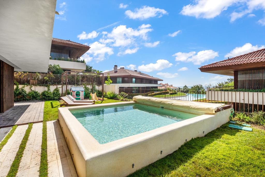 3 Bedroom Apartment with swimming pool, Cascais 242971591