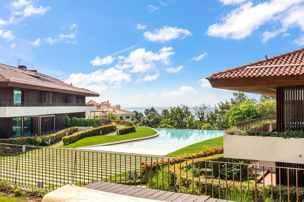 3 Bedroom Apartment with swimming pool, Monte Estoril, Cascais