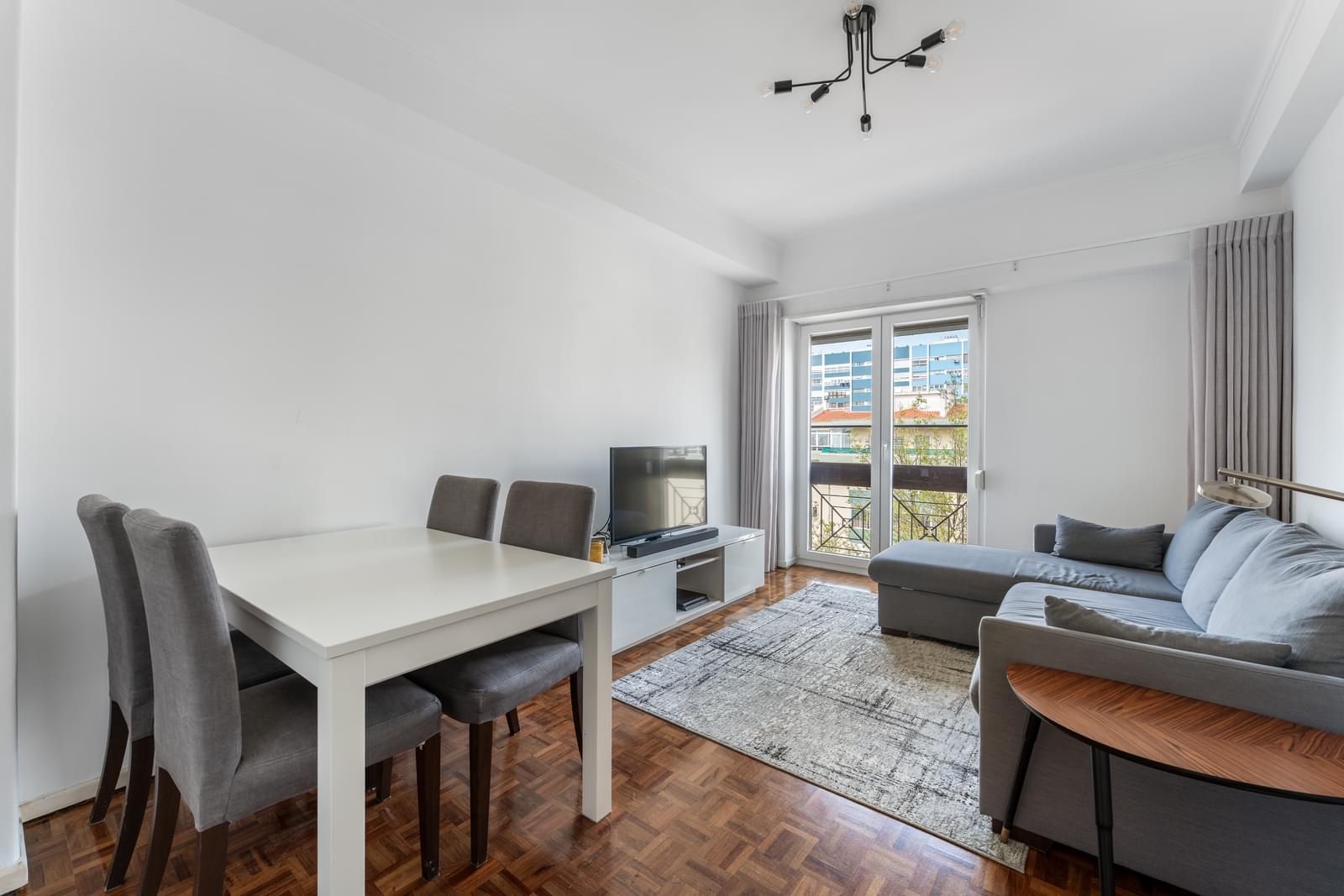 Apartamento T2 com varanda, Nova Oeiras, Oeiras - Imagem 1