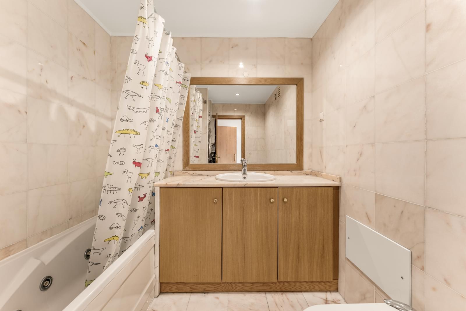 Apartamento T2 com estacionamento, Entrecampos, Lisboa - Imagem 11