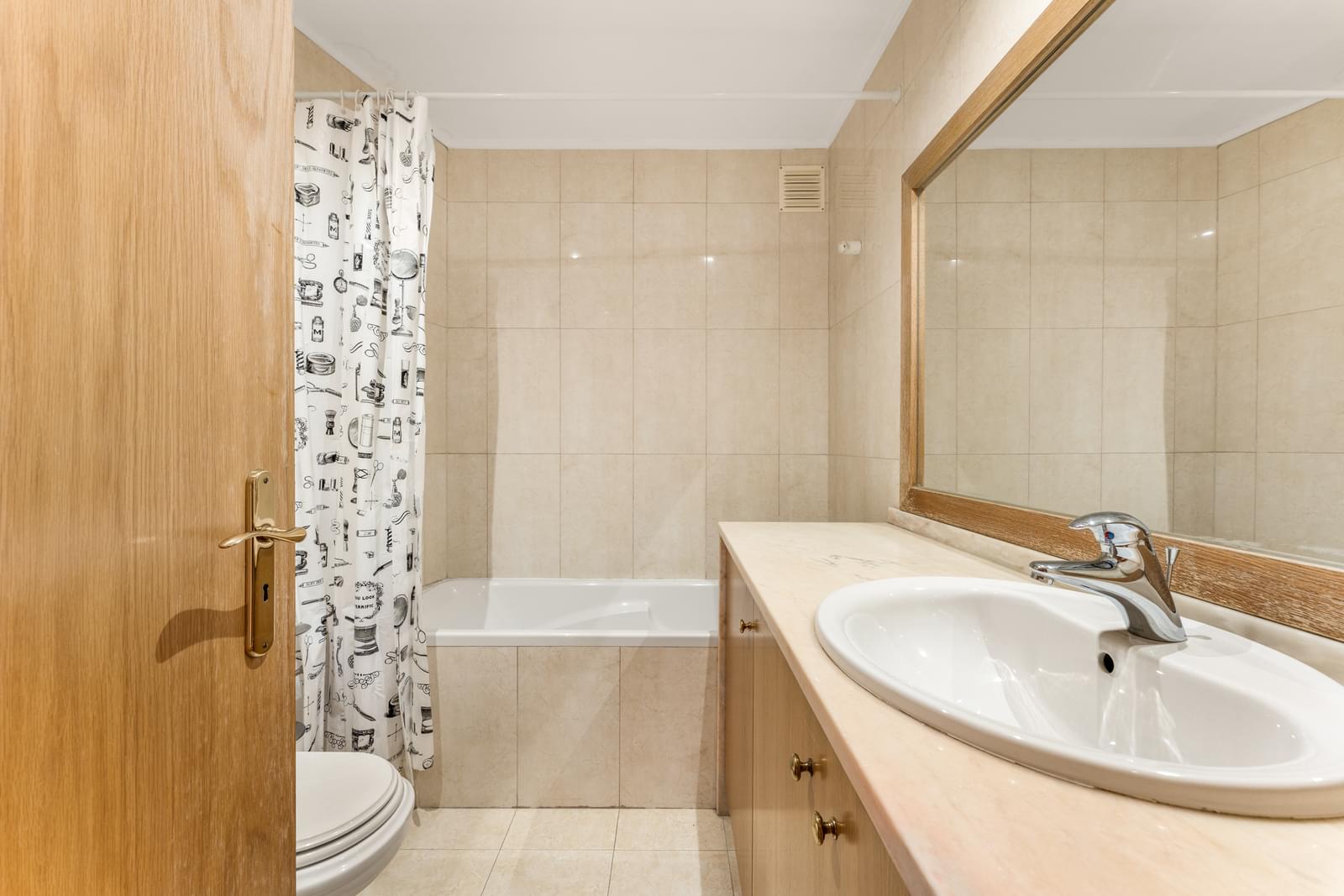 Apartamento T2 com estacionamento, Entrecampos, Lisboa - Imagem 10