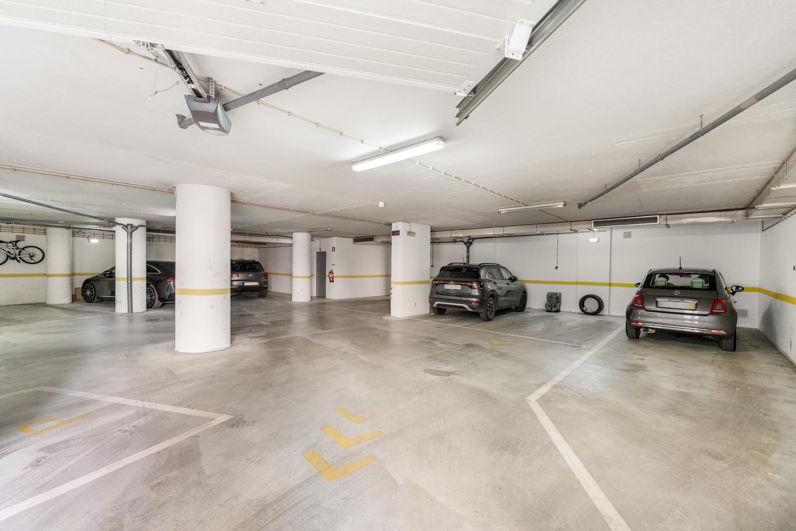 Apartamento T2 com estacionamento, Entrecampos, Lisboa - Imagem 14