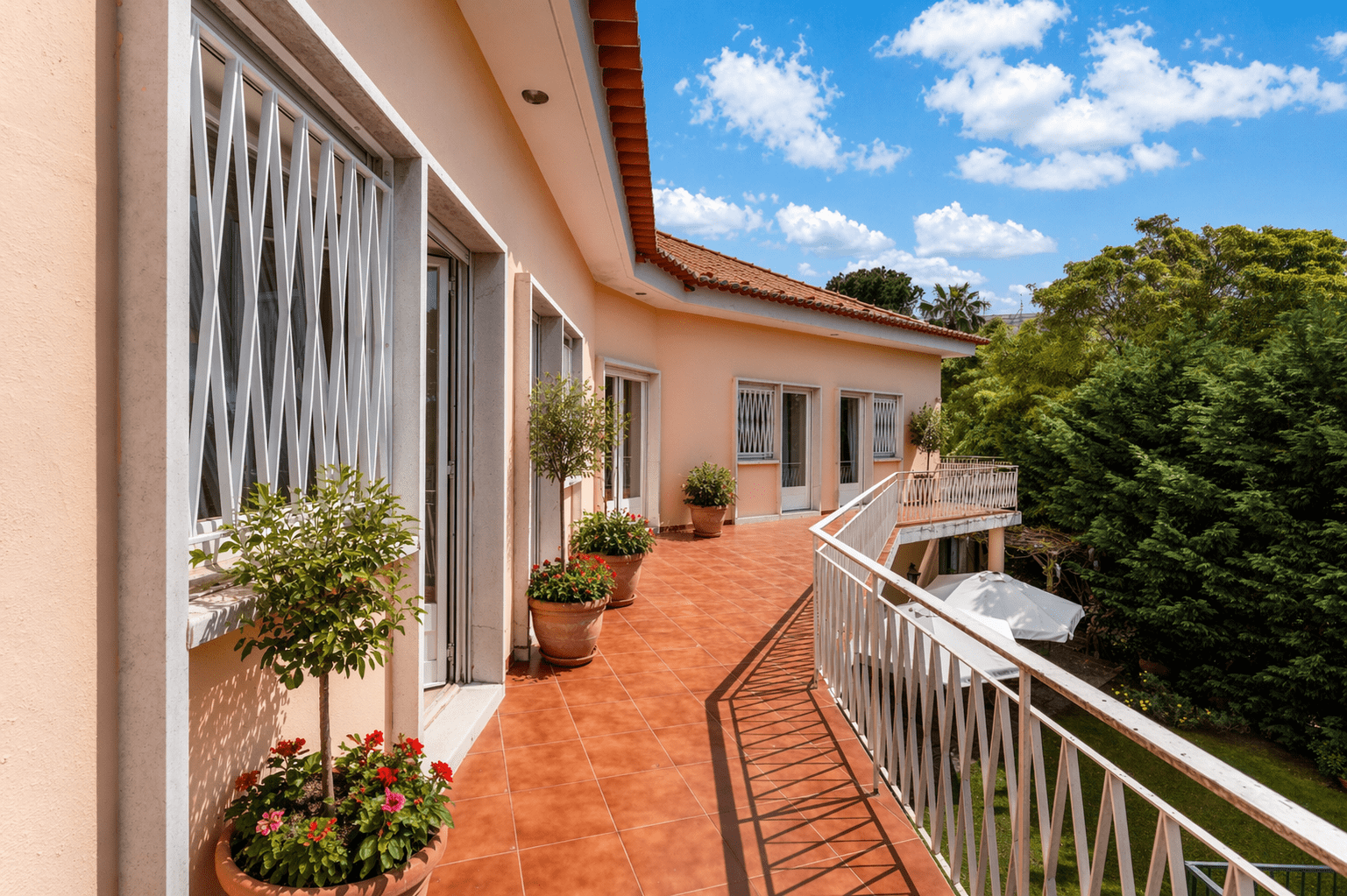 6 Bedroom Villa/Townhouse's Image 21