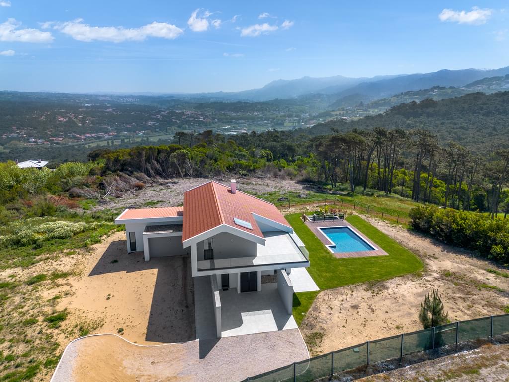 4 Bedroom Detached house with swimming pool, Almoçageme, Sintra 1050991606