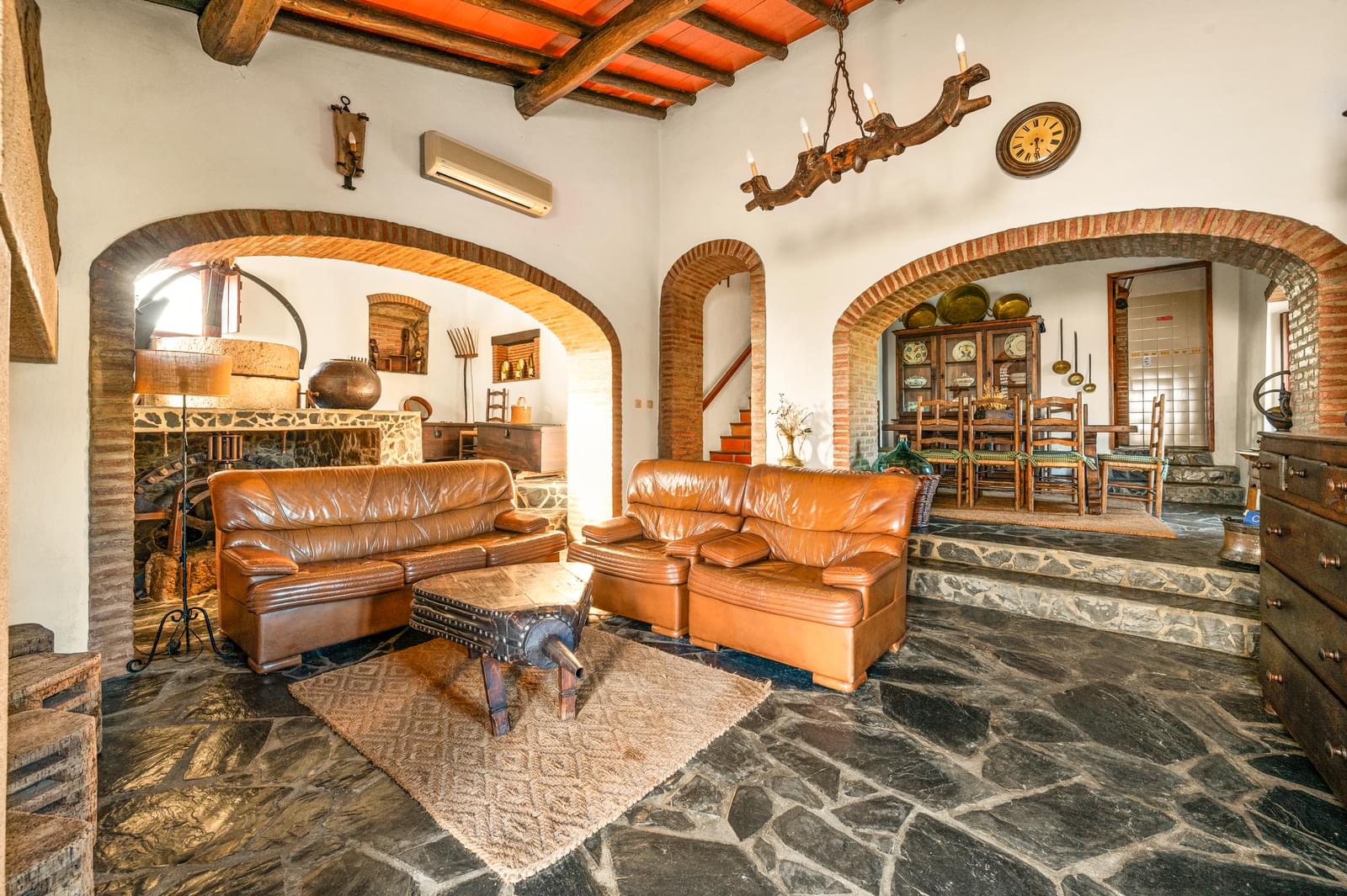 8 Bedroom Farm/Ranch/Plantation's Image 28