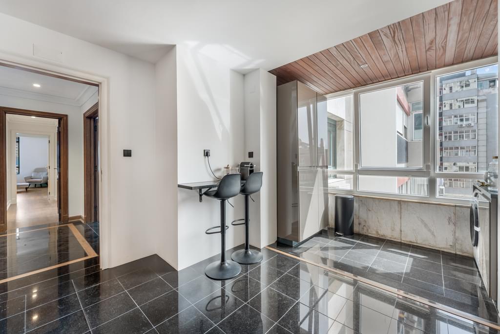 2 Bedroom Apartment with swimming pool, Infante Santo (Prazeres), Lisboa