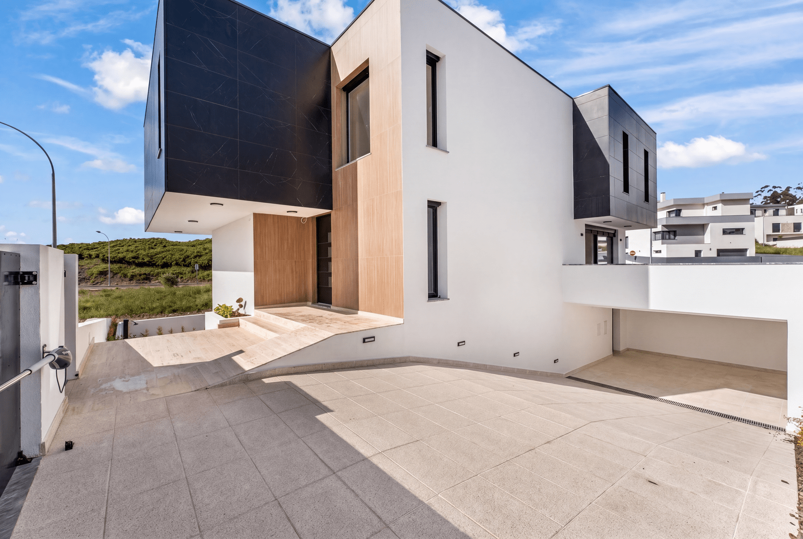 5 Bedroom Villa/Townhouse's Image 41