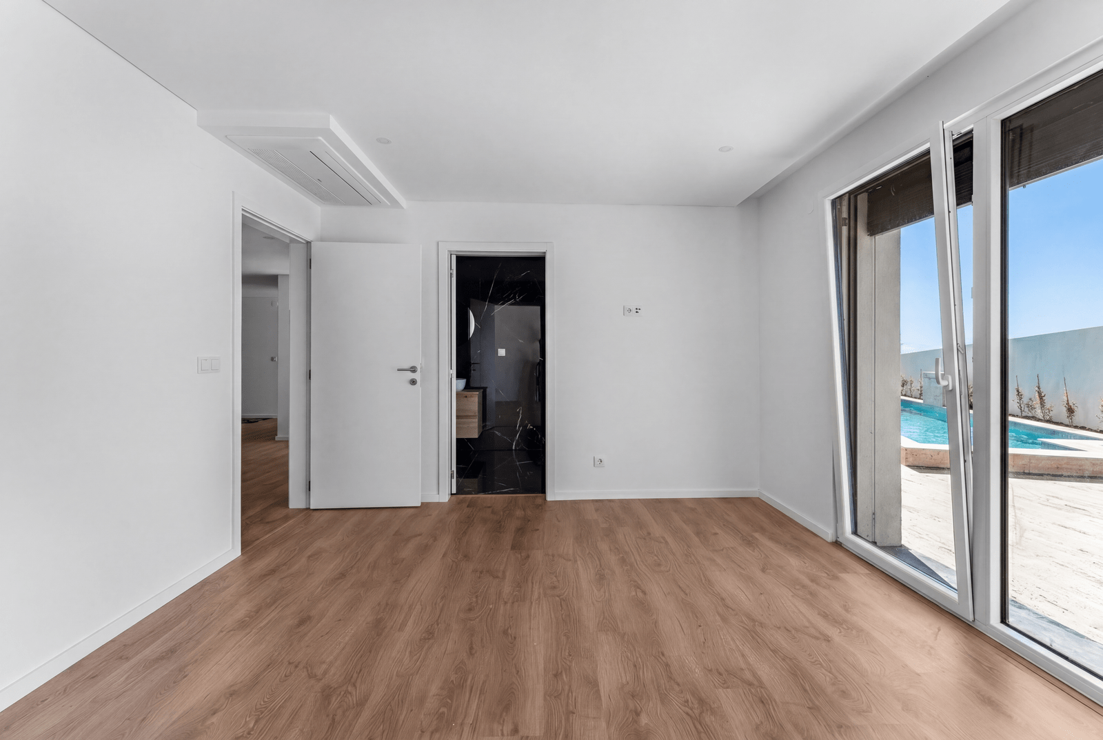 5 Bedroom Villa/Townhouse's Image 34