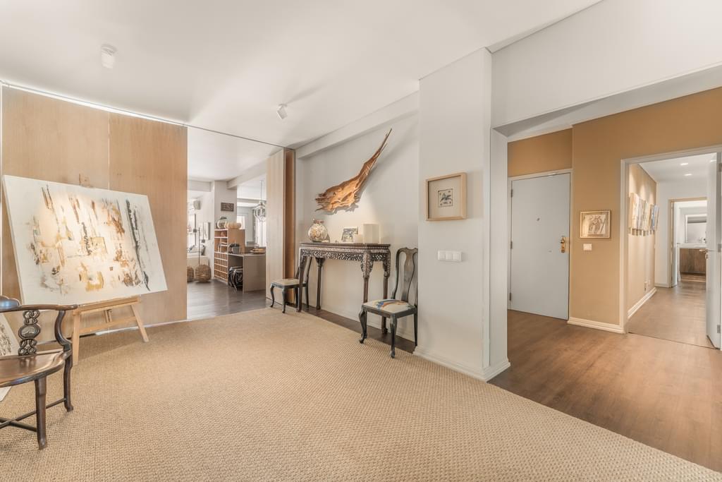 4 Bedroom Apartment with parking, Avenidas Novas, Lisboa 3371897733