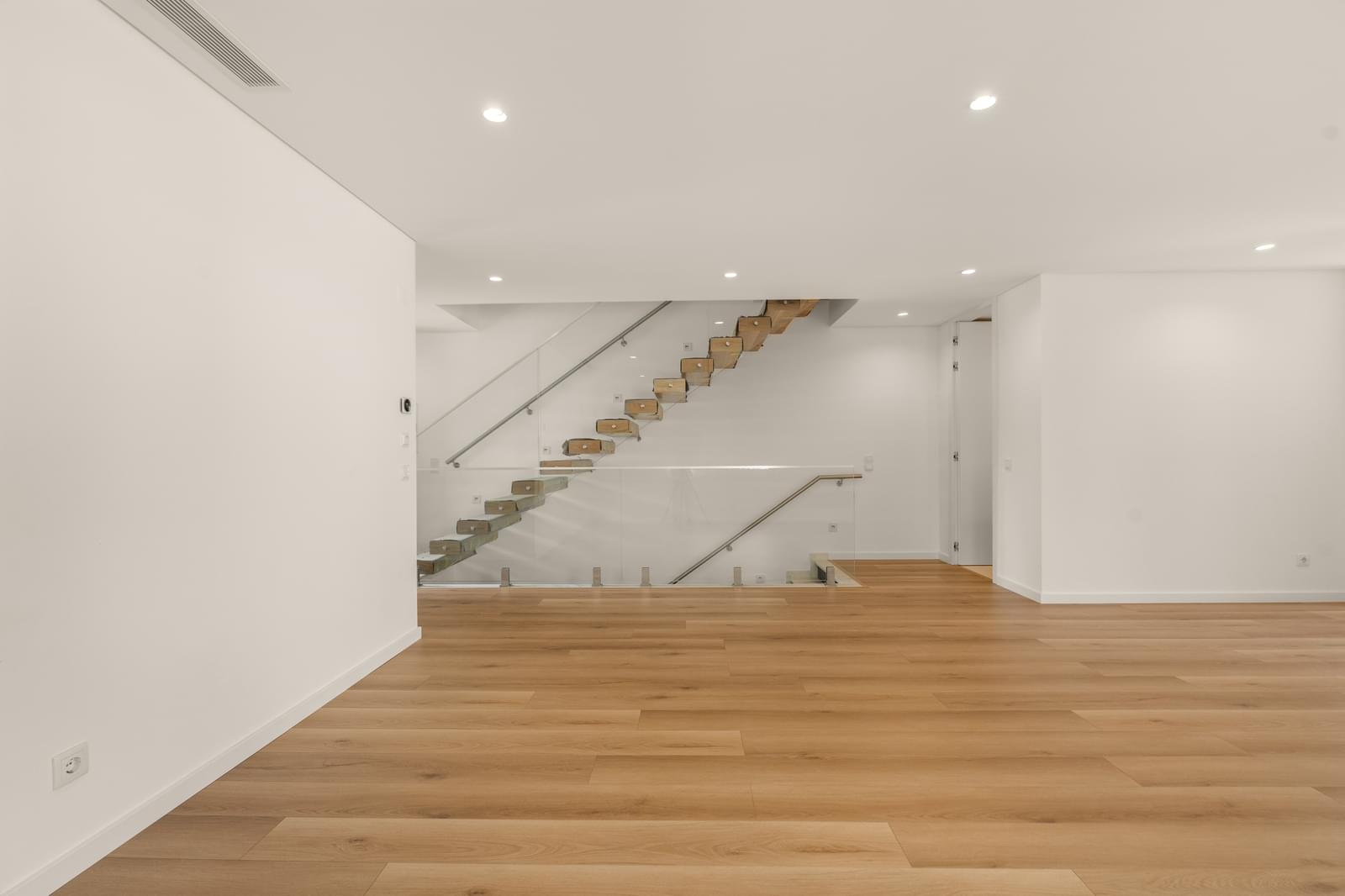 4 Bedroom Villa/Townhouse's Image 8