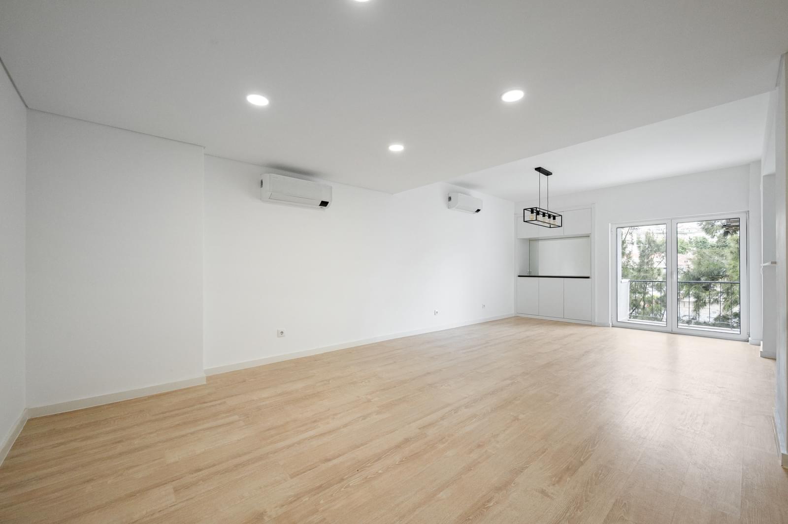 Apartamento T4 com varanda, Paço de Arcos, Oeiras - Imagem 1