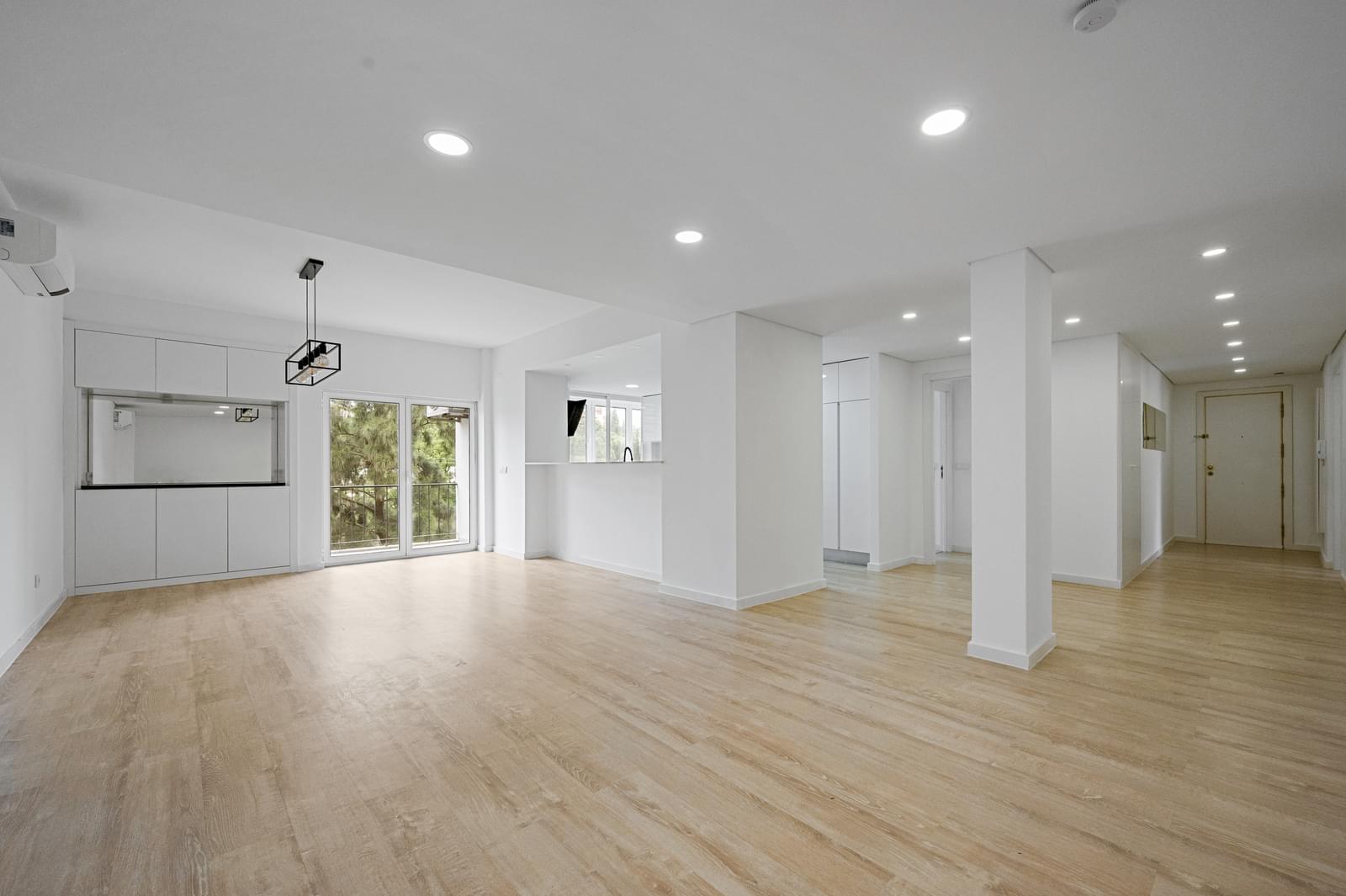 Apartamento T4 com varanda, Paço de Arcos, Oeiras - Imagem 3