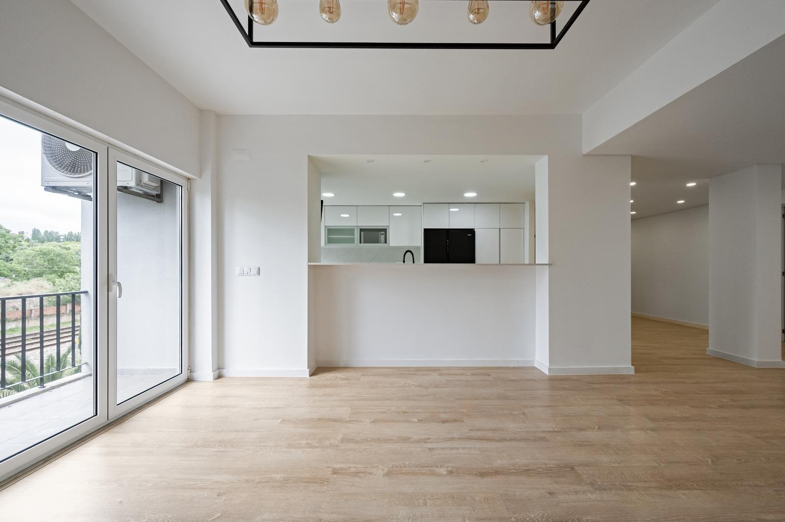Apartamento T4 com varanda, Paço de Arcos, Oeiras - Imagem 4
