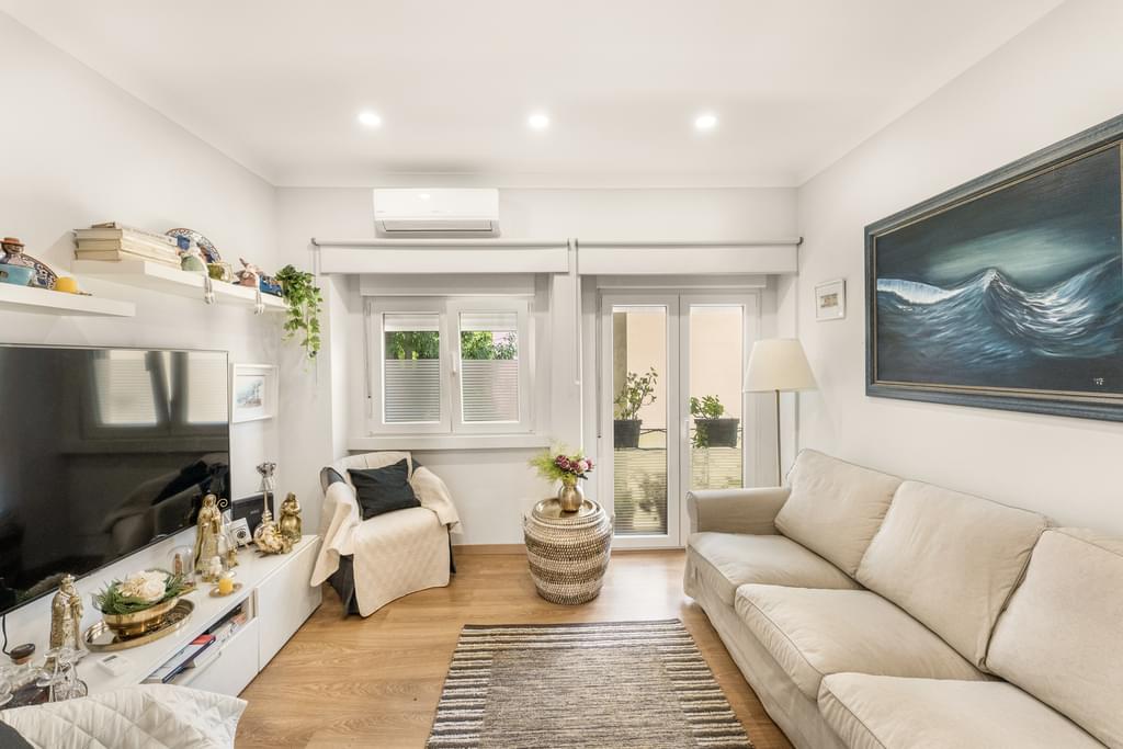 2 Bedroom Apartment, Alvalade, Lisboa 1030885103