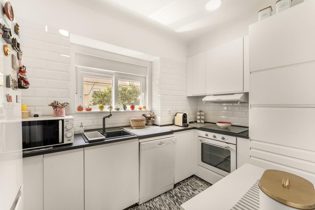 2 Bedroom Apartment, Alvalade, Lisboa 1030885103