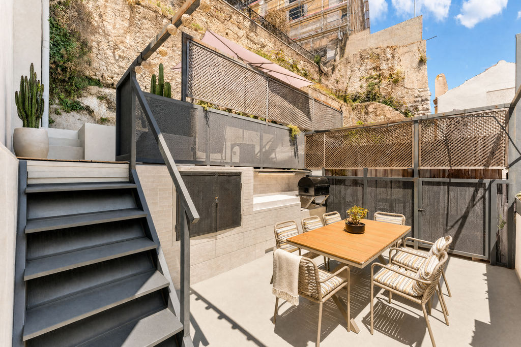 4 Bedroom House with swimming pool, 24 de Julho, Lisboa 2936543324