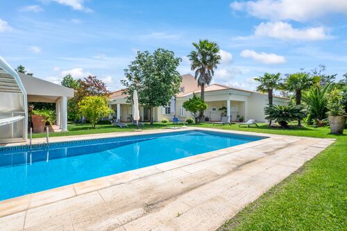 PF40616 - Moradia T6 com piscina, Setubal