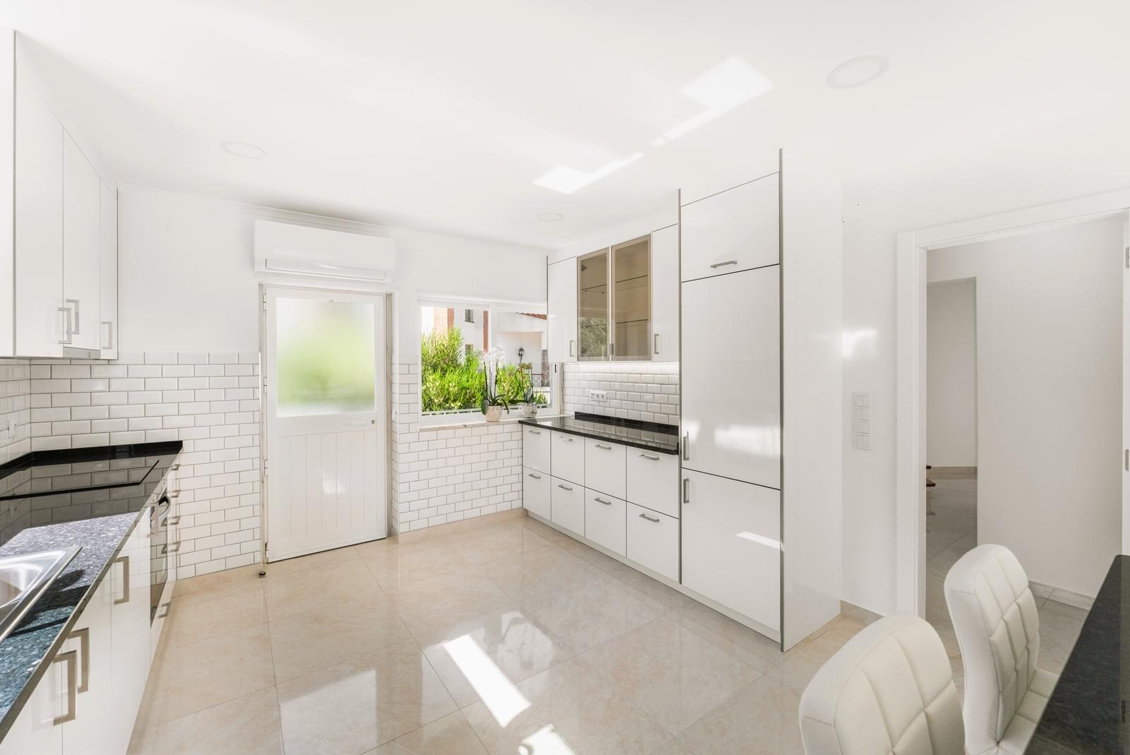 4 Bedroom Villa/Townhouse's Image 3