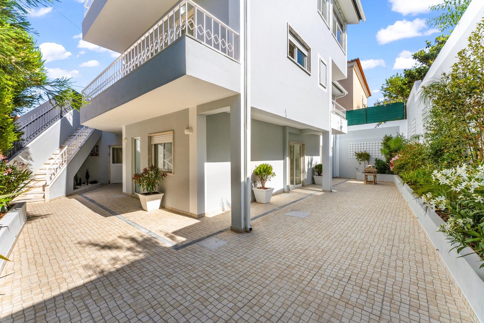 4 Bedroom Villa/Townhouse's Image 26
