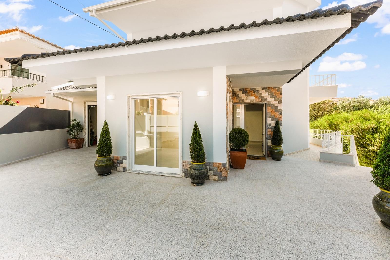 4 Bedroom Villa/Townhouse's Image 5