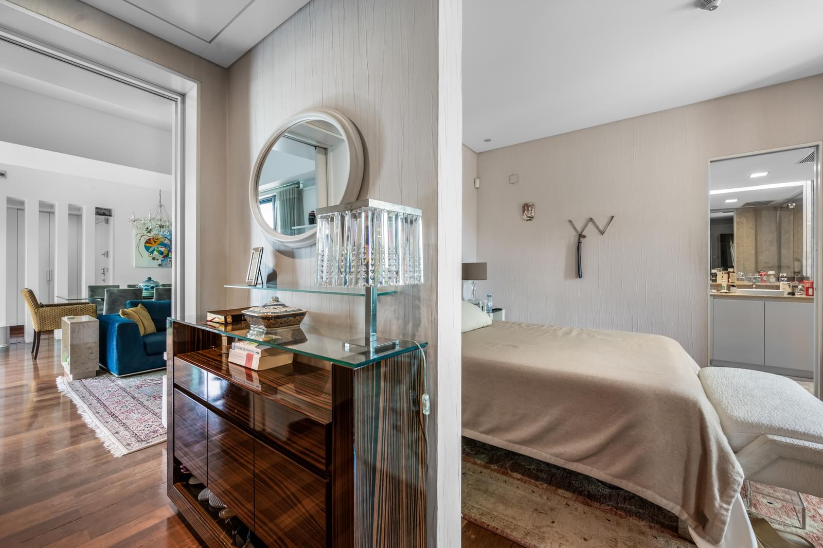 1 Bedroom Apartment with a view - Image 12