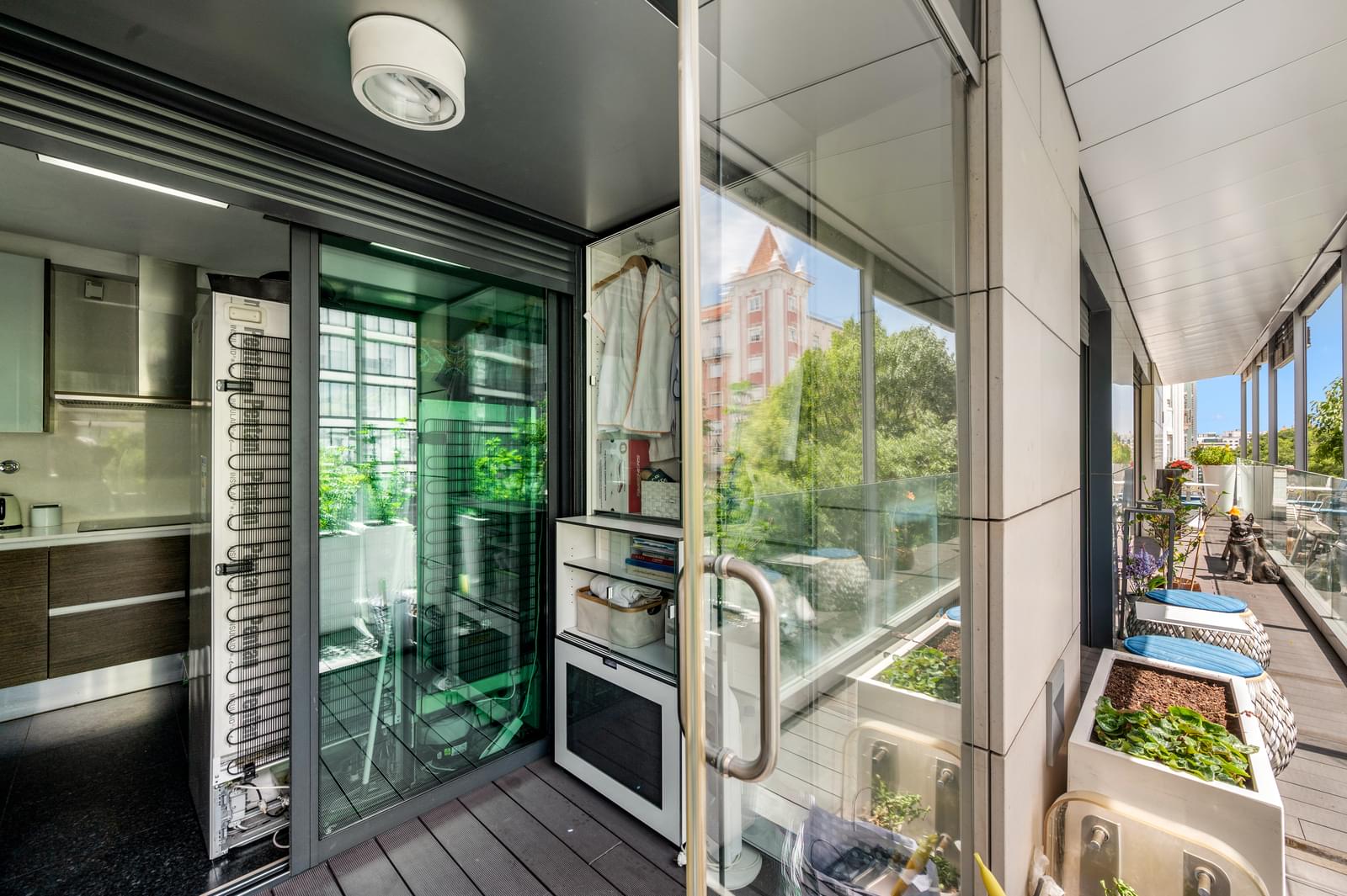 1 Bedroom Apartment with a view - Image 27