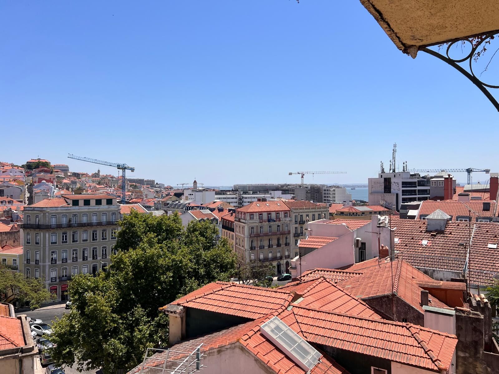 1 Bedroom Apartment with a view, Santos, Lisboa - Image 20