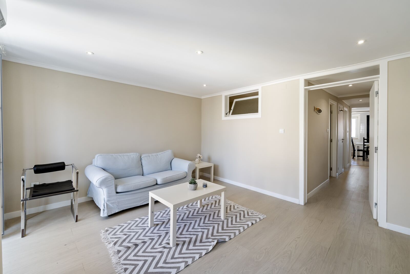 1 Bedroom Apartment with a view, Santos, Lisboa - Image 2