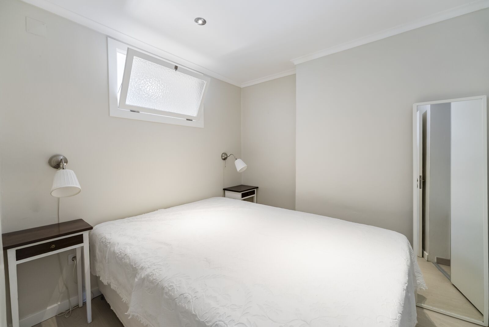 1 Bedroom Apartment with a view, Santos, Lisboa - Image 6