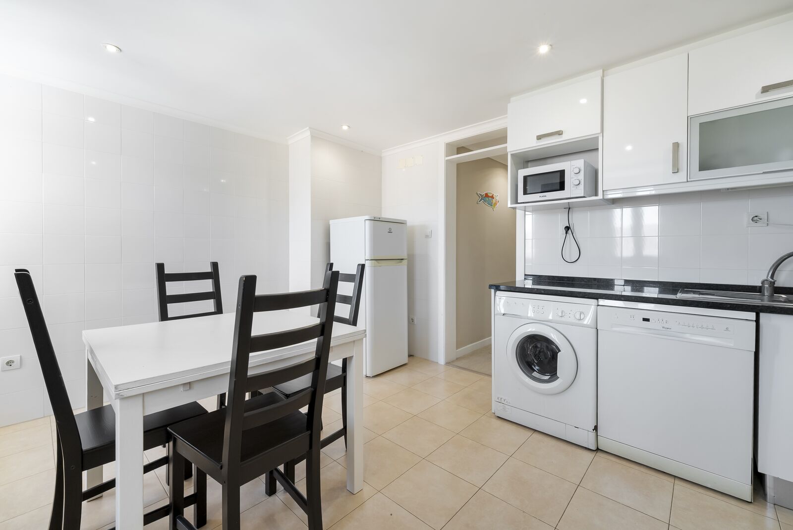 1 Bedroom Apartment with a view, Santos, Lisboa - Image 10