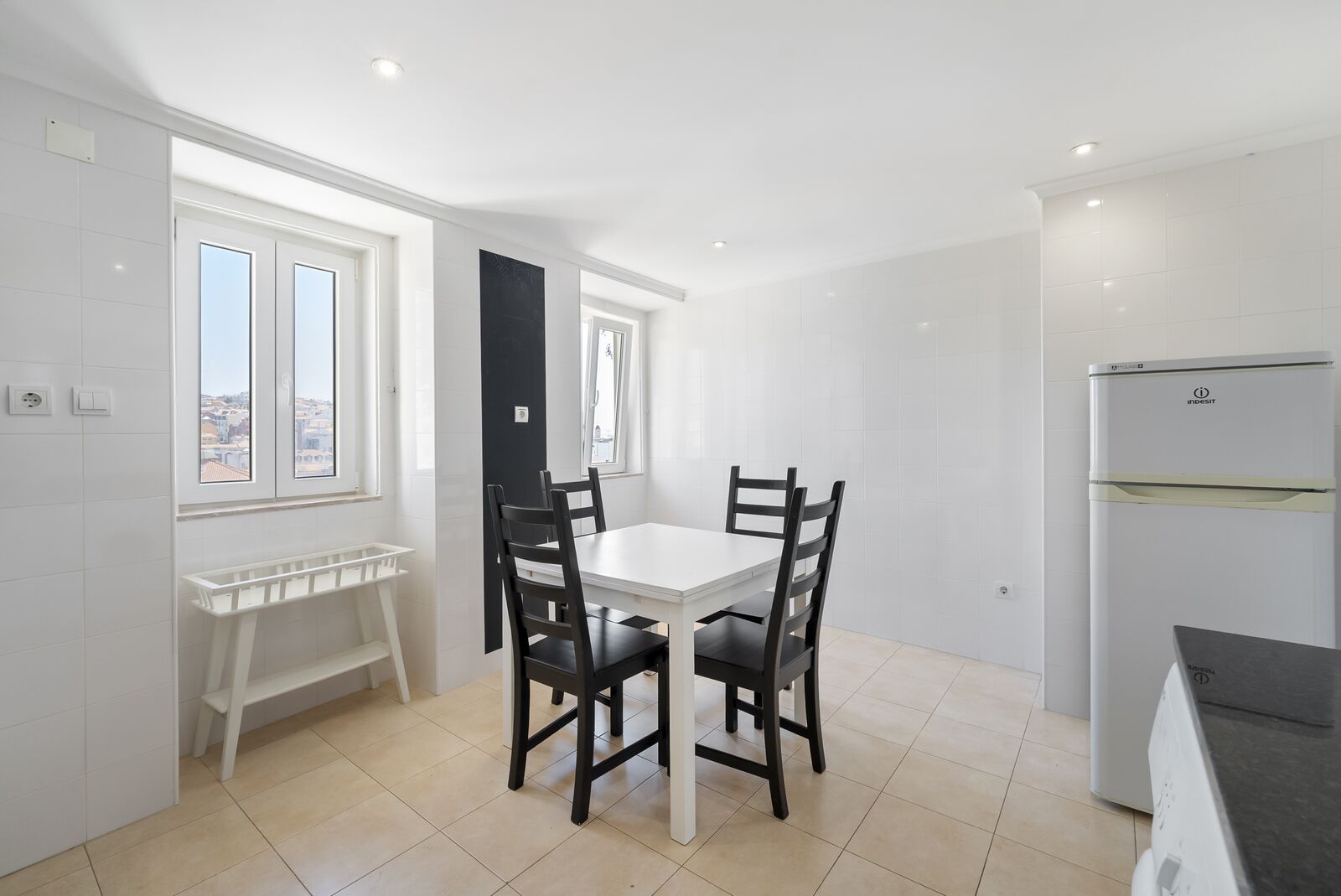 1 Bedroom Apartment with a view, Santos, Lisboa - Image 11