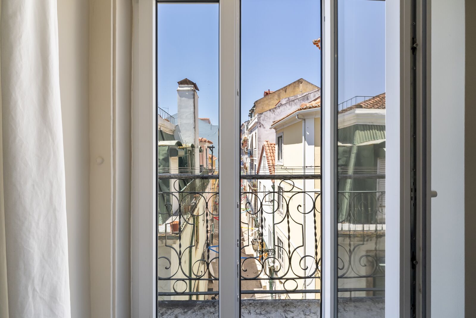 1 Bedroom Apartment with a view, Santos, Lisboa - Image 14